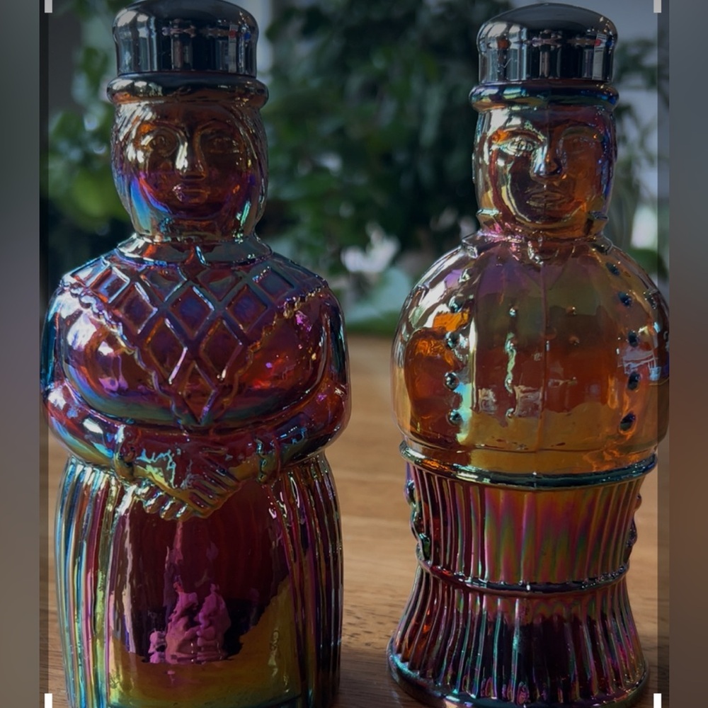 Vintage Carnival Glass Salt & Pepper Shakers - Picture 3 of 10